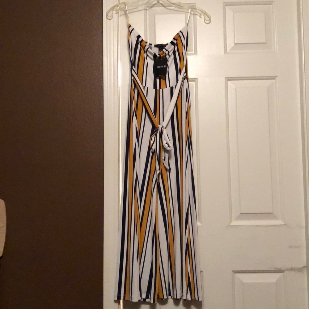 Brand new with tags Forever 21 strapless romper
